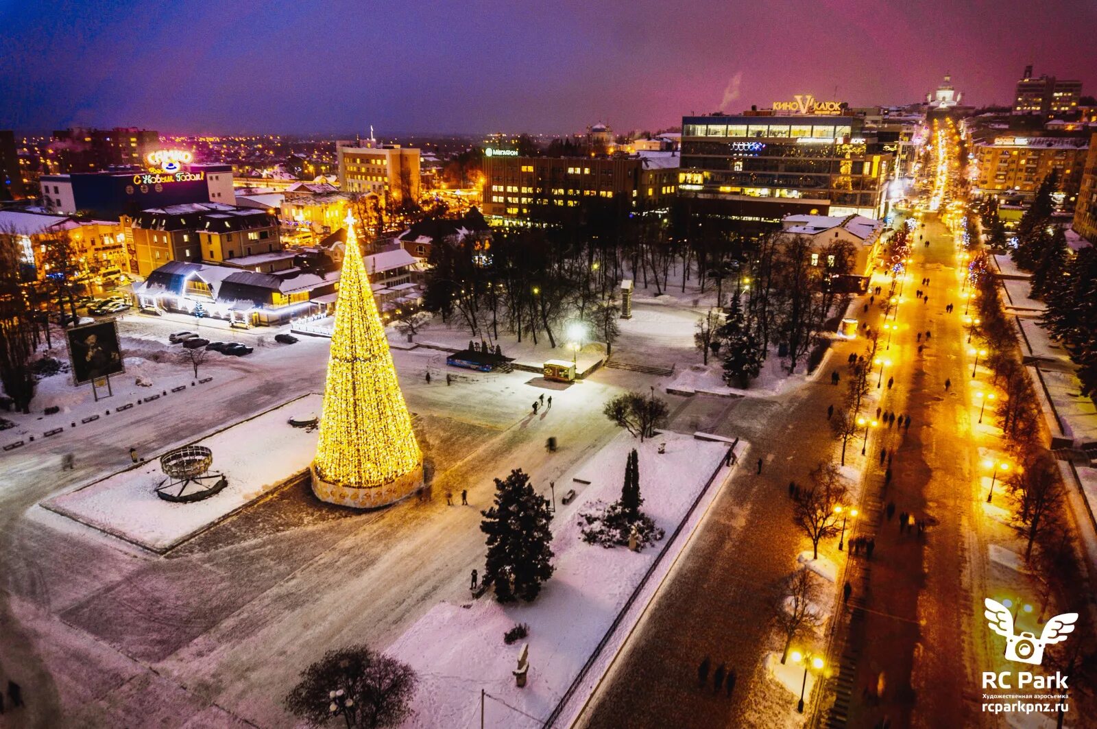 Распечатать фото пенза Главная Елка и Новогоднее украшение центральной улицы города Пенза. - Фото с выс