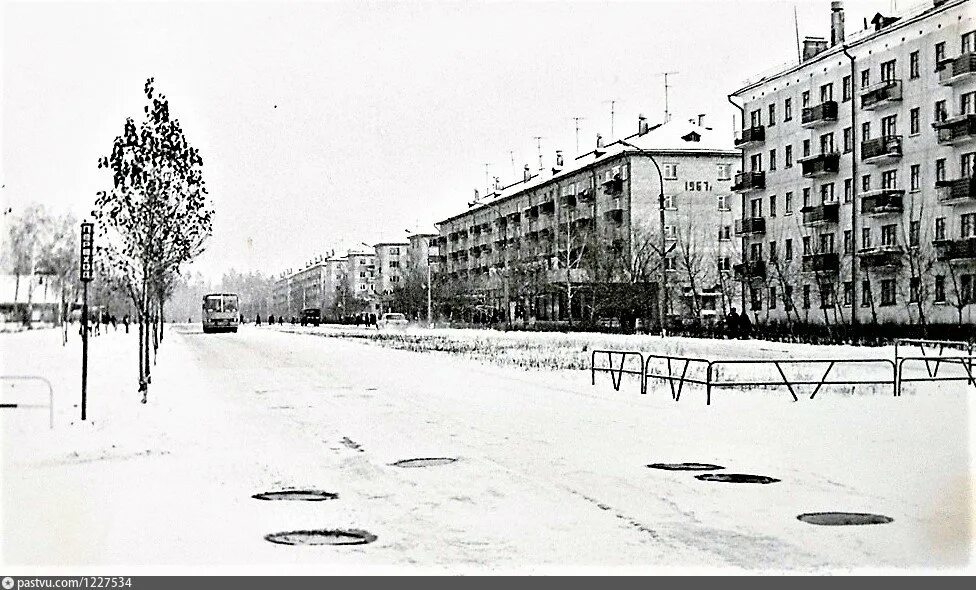 Распечатать фото пермь закамск Перекресток ул.М.Рыбалко и ул.Нахимова - Retro photos