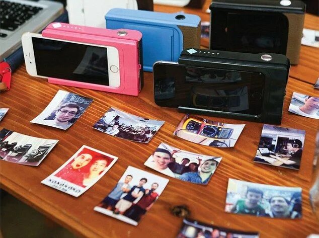 Распечатать фото с телефона челябинск Turn your smartphone into a Polaroid camera with Prynt Instant camera, Camera ca