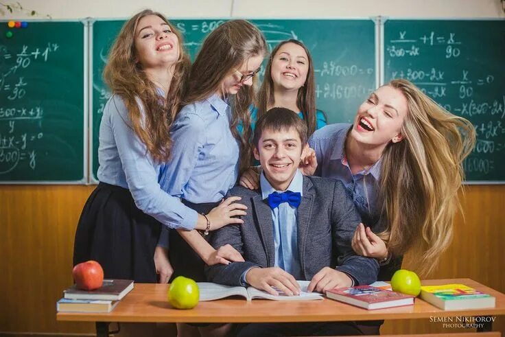 Распечатать фото школы Русский язык на "5"! School photography, Photo book, Cute school uniforms