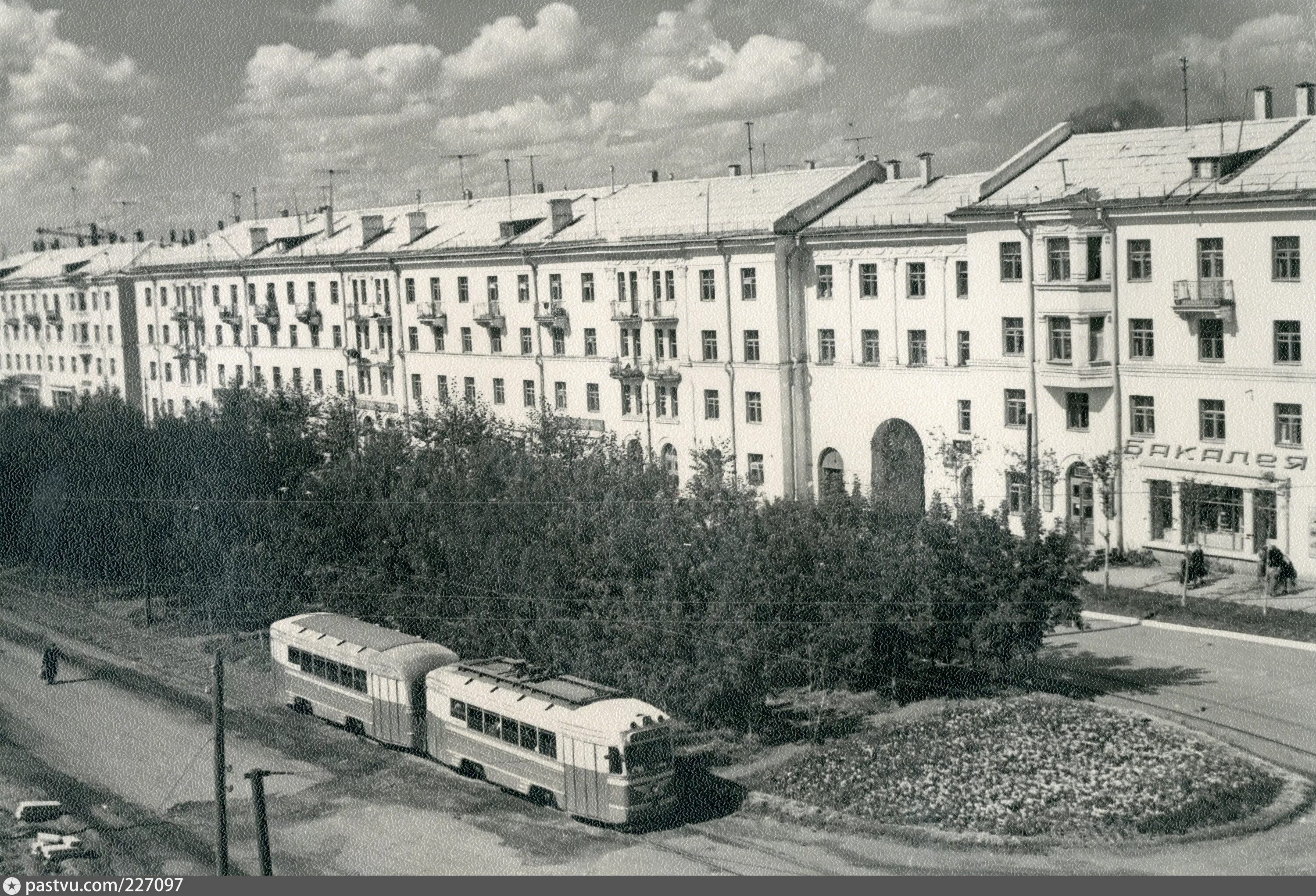 Распечатать фото в омске цена в нефтяниках Городок Нефтяников - Retro photos