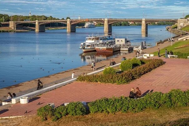 Распечатать фото в твери рядом со мной Городской вечер Так приятно вечером в теплую погоду, сидеть на набережной и созе