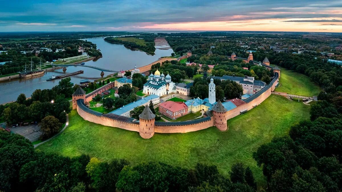 Распечатать фото великий новгород Москва - Петербург: куда заехать, чем заняться и где остановиться по дороге