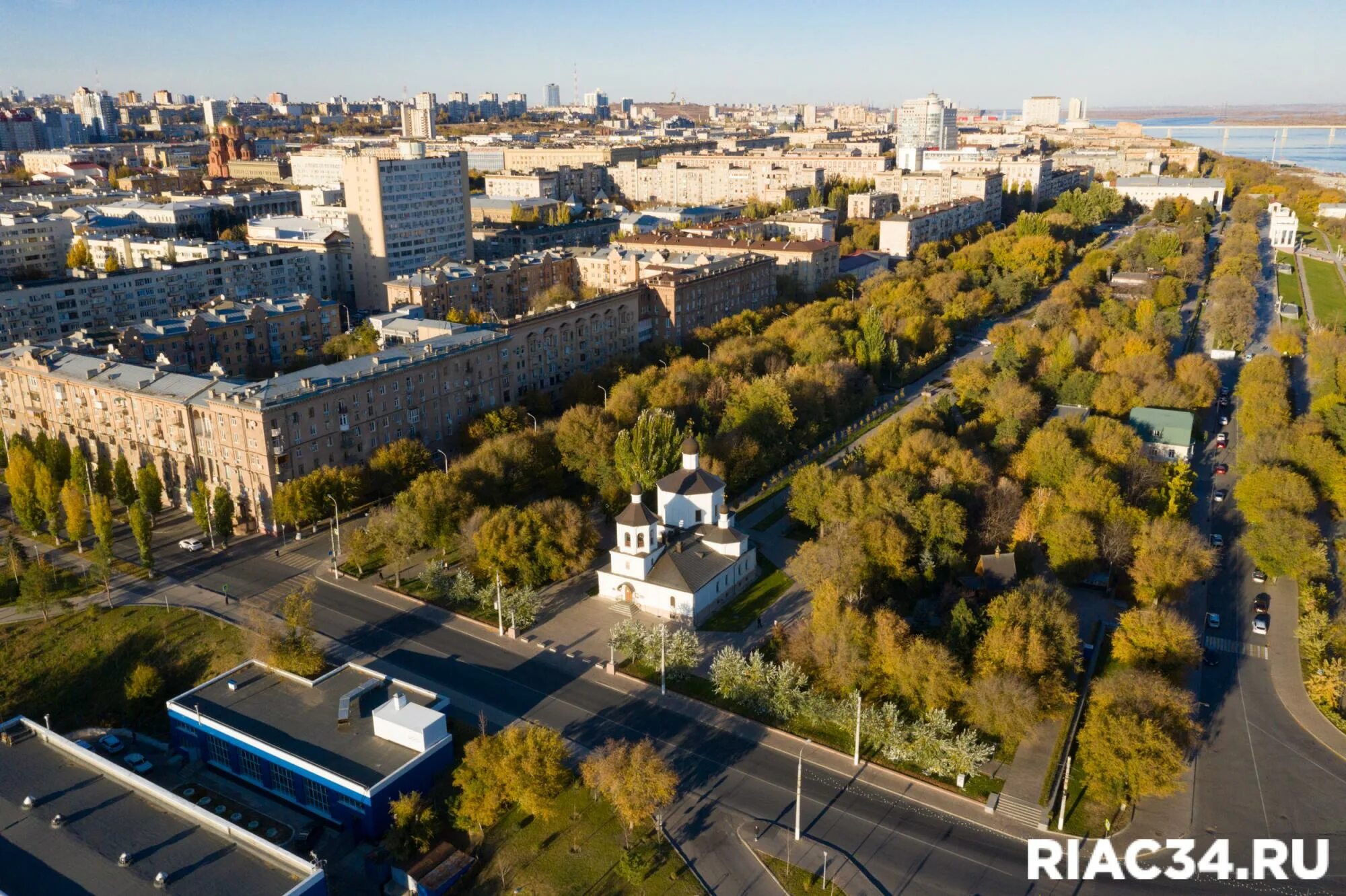 Распечатать фото волгоград центральный район В центре Волгограда на легендарной улице исчез асфальт на дороге и тротуарах