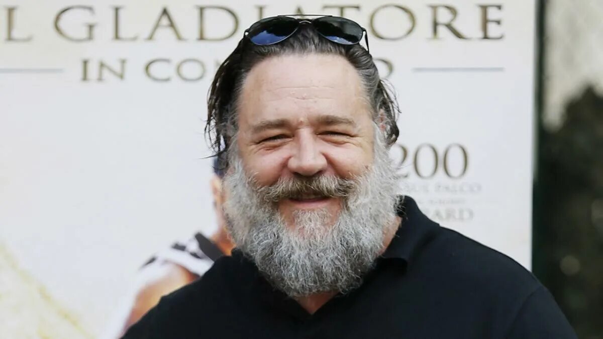 Рассел кроу фото сегодня Russell Crowe Pokes Fun at His Enormous, Appearance-Altering Beard