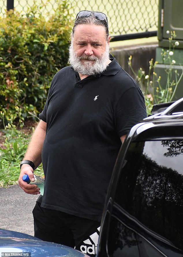 Russell Crowe Pokes Fun at His Enormous, Appearance-Altering Beard