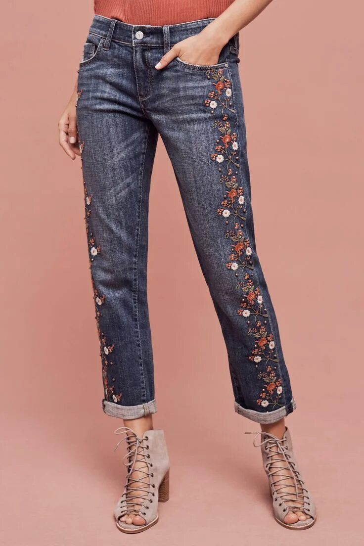 Расшить джинсы фото Pin by Robyn Stryd on Anthro own Embroidered jeans, Embellished jeans, Embroider