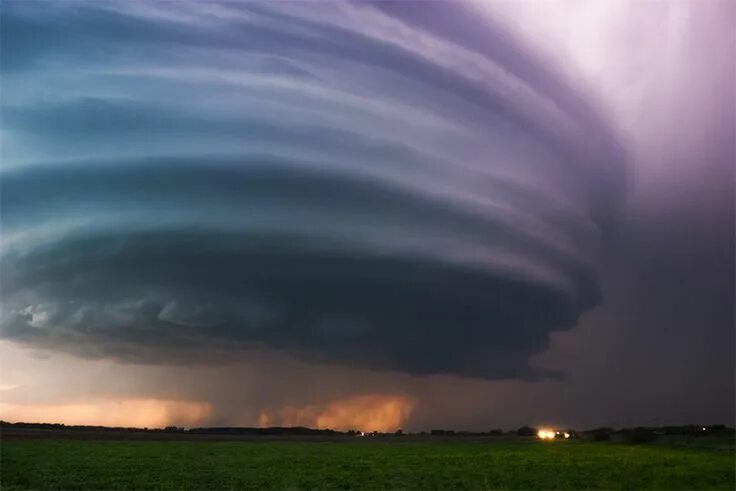 Рассмотрите фото природных явлений и назовите их Severe Skies: The Photography of Storm Chaser Mike Hollingshead Clouds, Sky, Pho