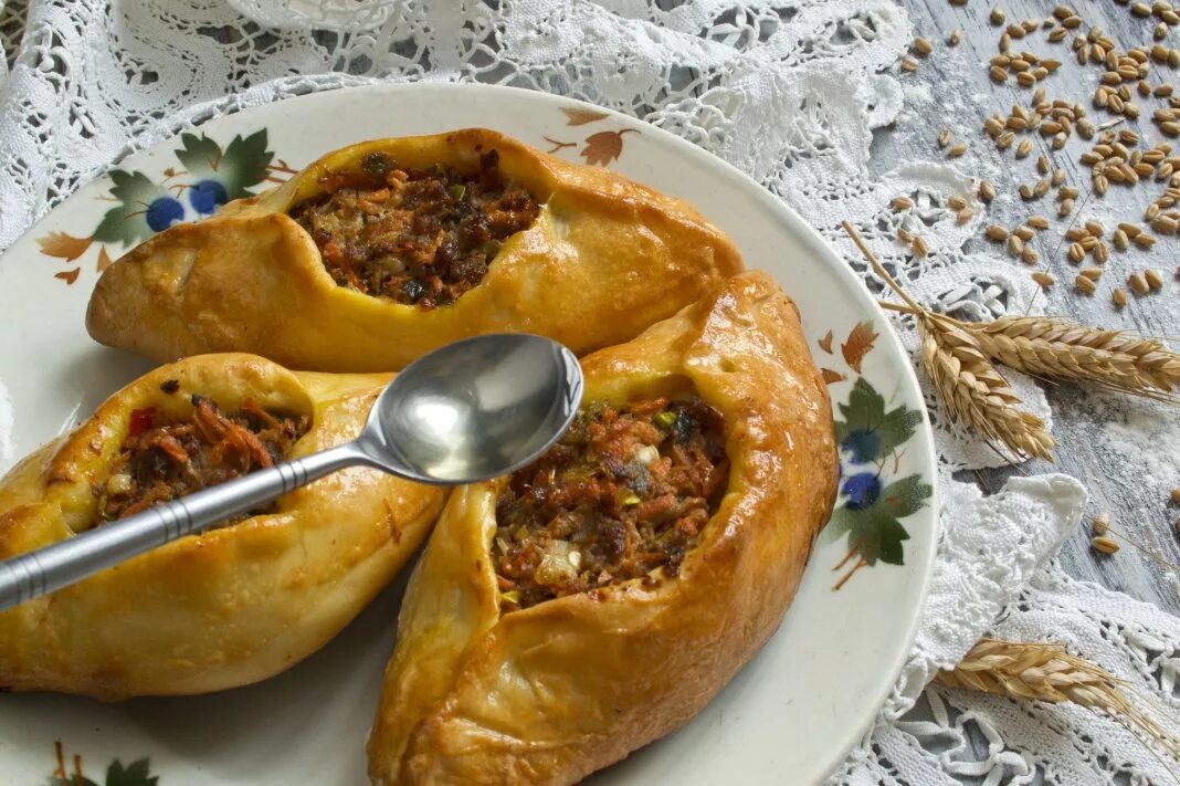 Расстегай с мясом фото Расстегаи с мясом. Пирожки с фаршем. Пошаговый рецепт с фото - Ботаничка