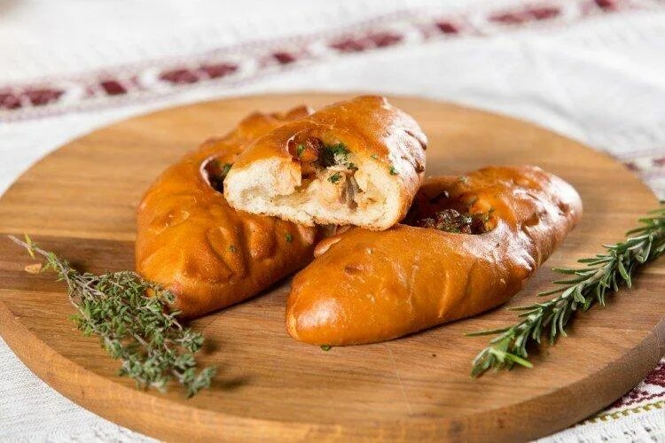 Расстегай с рыбой фото Русские национальные блюда - 15 самых вкусных рецептов русской кухни