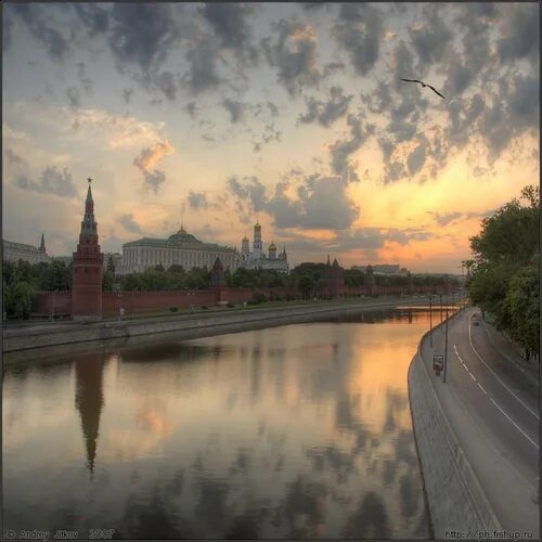 Рассвет на москве реке фото Kremlin and Moskva River at Sunrise, Moscow, Russia. By Andrey Jitkov. Wonders o