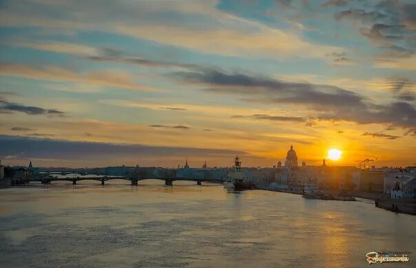 Рассвет санкт петербург исторический район чекуши фото #нашилюдиспб #красивыйпитер #доброеутро 2022 Куда.завтра.сходить.в.Петербурге СП