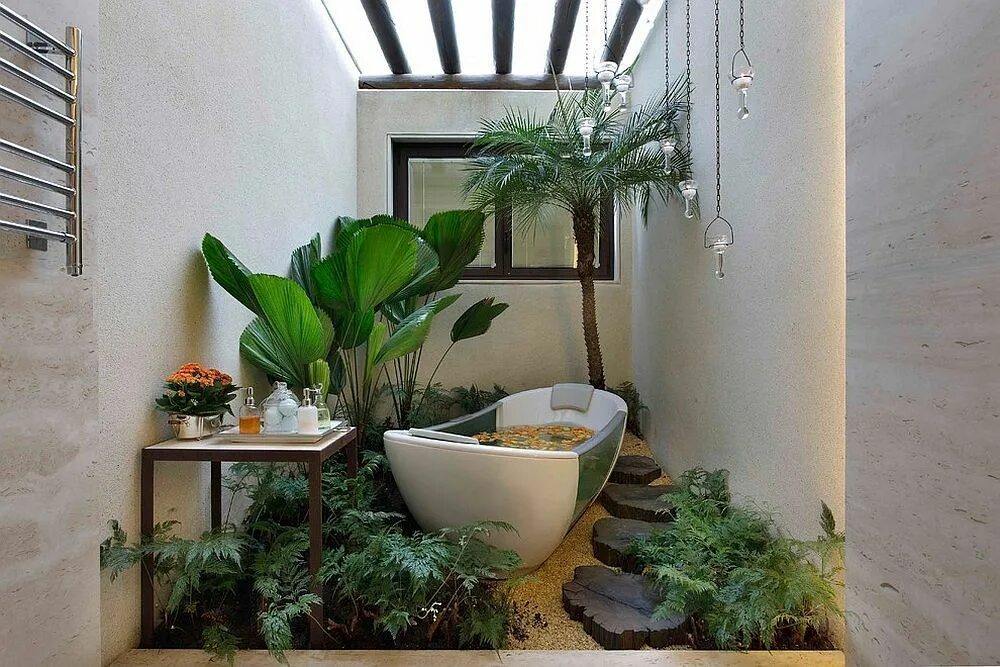 Растения в интерьере ванной Seasonal Style: Hot Bathroom Trends to Try Out This Summer Tropical bathroom dec