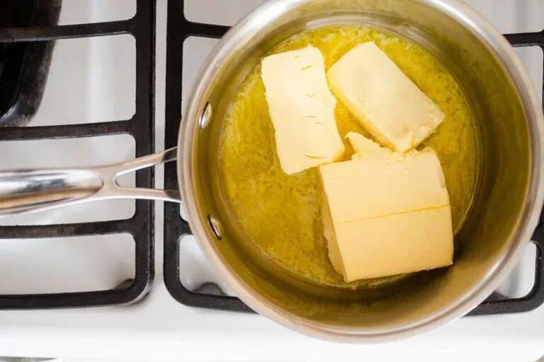 Растопленное сливочное масло фото How to Make Ghee Making ghee, Ghee, Food