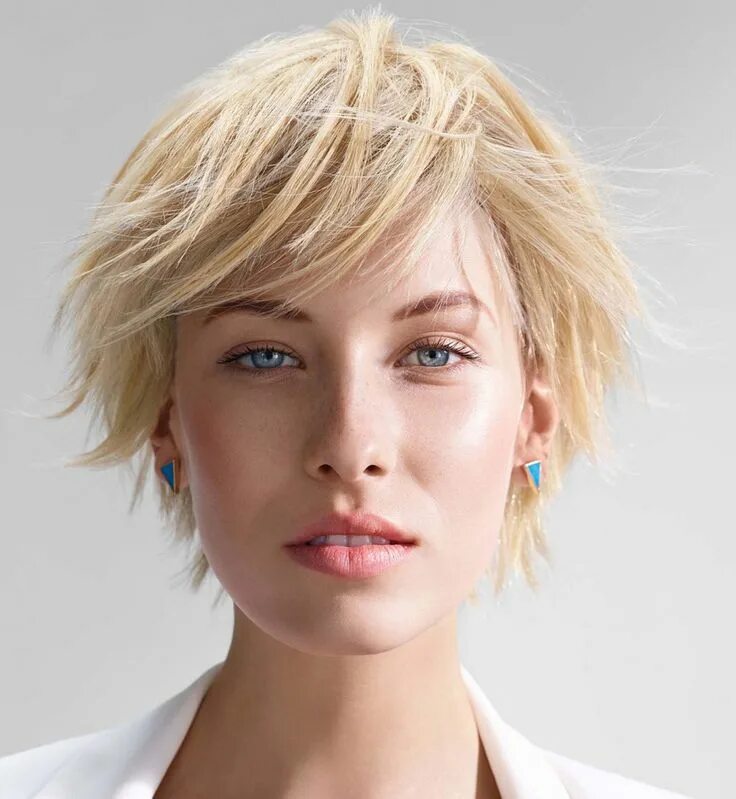 Растрепанная короткая прическа Toutes les coupes courtes que vous allez adorer (avec images) Coupe de cheveux c