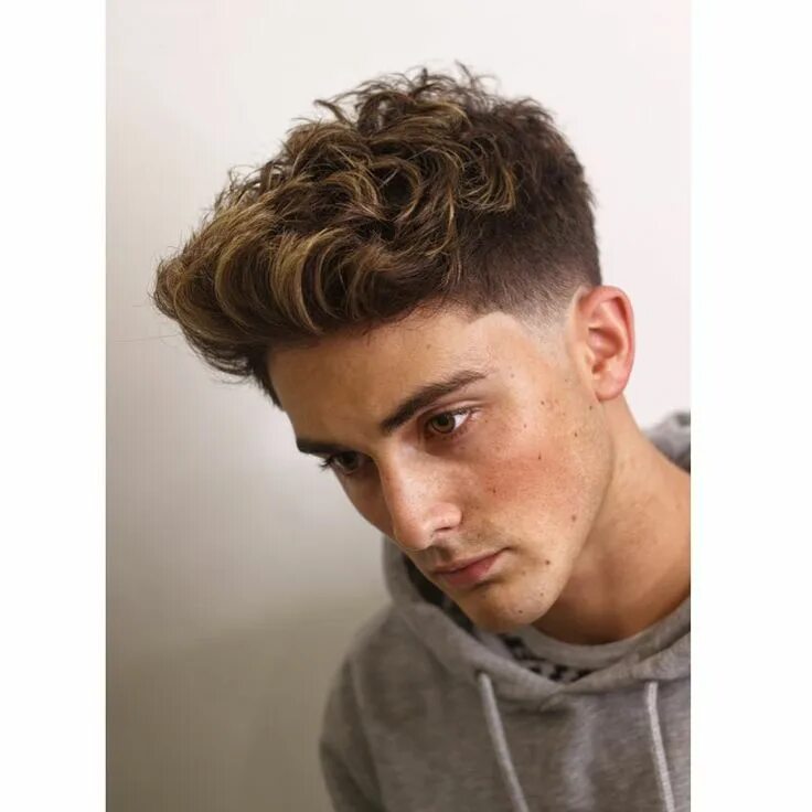 Растрепанная прическа мужская Men's Haircuts 2023 Cool hairstyles for men, Mens hairstyles medium, Wavy hair m