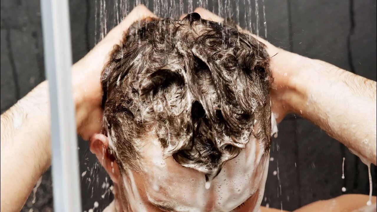 Растрепав свои прически моют головы березки This is how often guys should wash their hair - YouTube