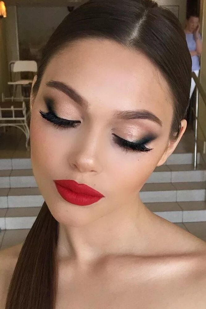 Растушеванная стрелка макияж фото 15 Makeup Tips To Look Great In Every Photograph Wedding makeup tips, Red lip ma