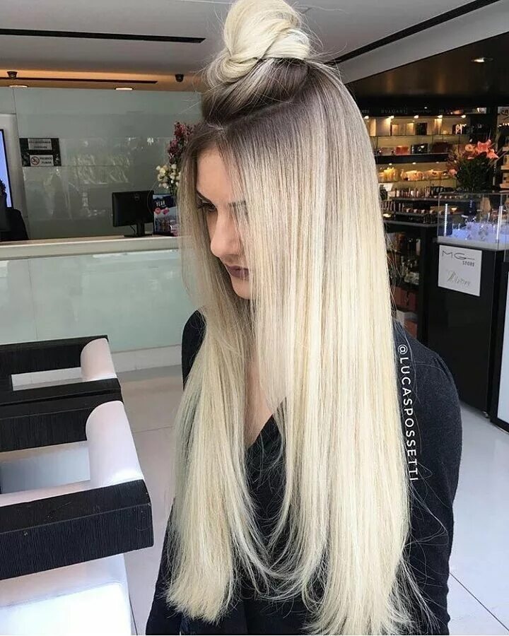 Растяжка на светлых волосах фото Pin on look Hair color trends, Blonde hair, Hair styles