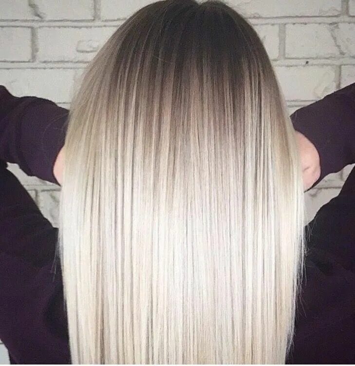 Растяжка на светлых волосах фото How To Get the Platinum Blonde of Your Dreams Balayage hair, Brown ombre hair, O