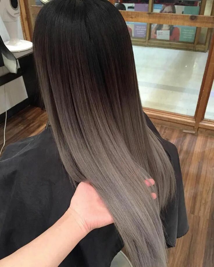 Растяжка на темных волосах фото #silver hair highlights simple #άτ #εικόνα #ένα #Η #ίσως #περιέχει #περισσότερα 