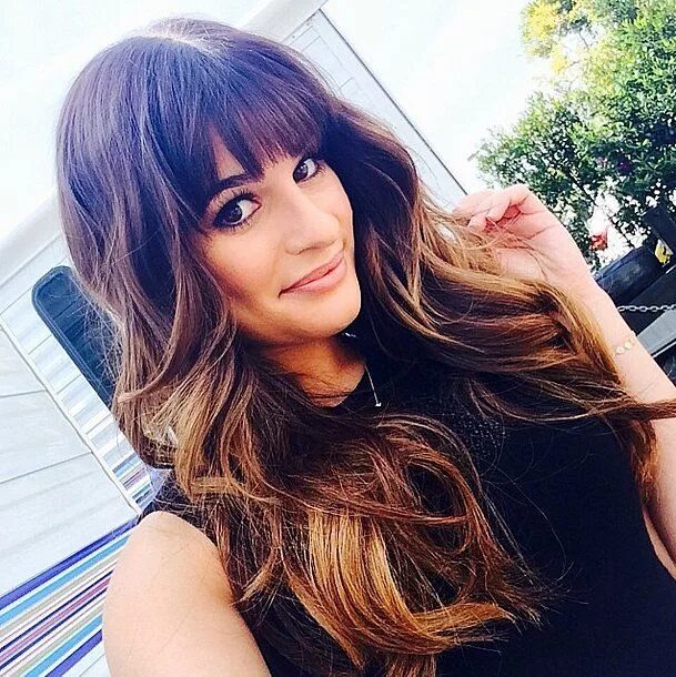 Растяжка с челкой фото Lea Michele Long hair styles, Hair color highlights, Ombre hair