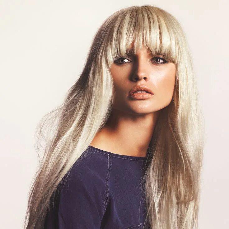 Растяжка с челкой фото thick bangs Blonde hair with fringe, Hair styles, Medium haircuts with bangs