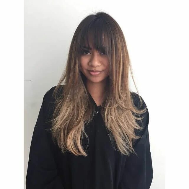 Растяжка цвета на челке фото Beautiful Bangs + Long Hair = Lovely Look Layered haircuts with bangs, Long laye