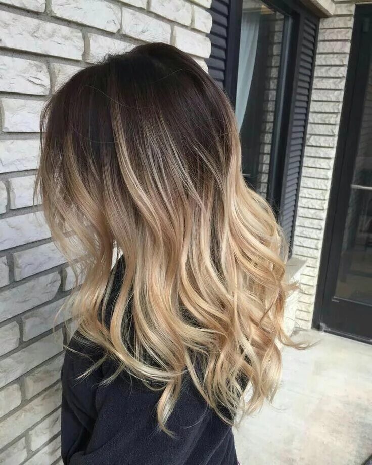 Растяжка цвета на средние волосы фото N.I.C.O.L.E @GXLDEN22 Ombre hair blonde, Dark ombre hair, Brown to blonde ombre 