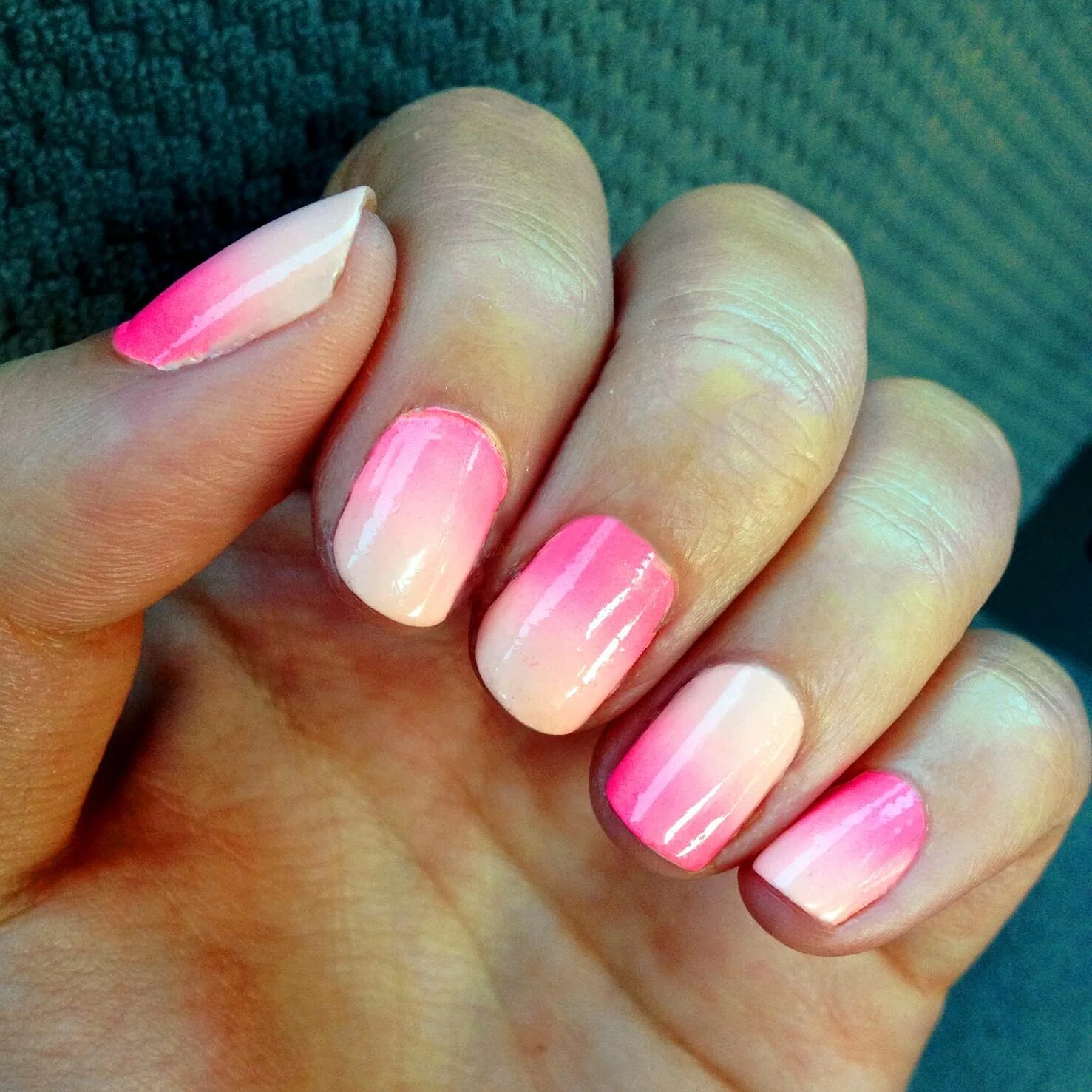 Растяжка цветов маникюр Pink & Peach ombre nails Ombre acrylic nails, Ombre nails, Ombre gel nails