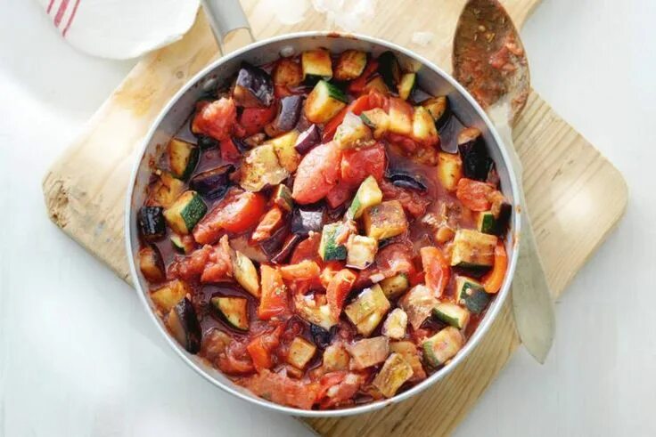 Рататуй с овощами фото Ratatouille recept - Allerhande Albert Heijn Recept Ratatouille recept, Vegetari