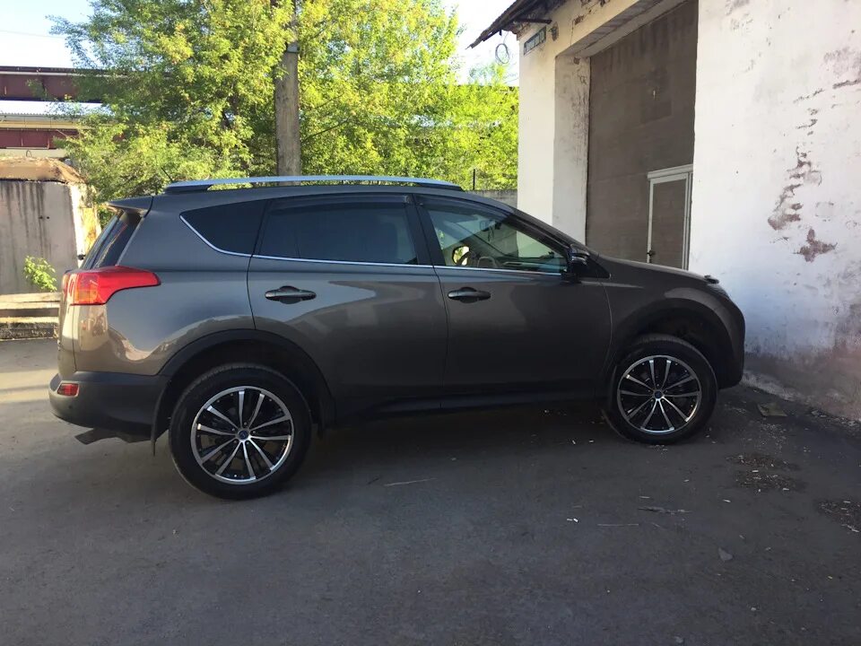 Рав 4 диски фото Катки R-19 - Toyota RAV4 (IV), 2,5 л, 2013 года колёсные диски DRIVE2