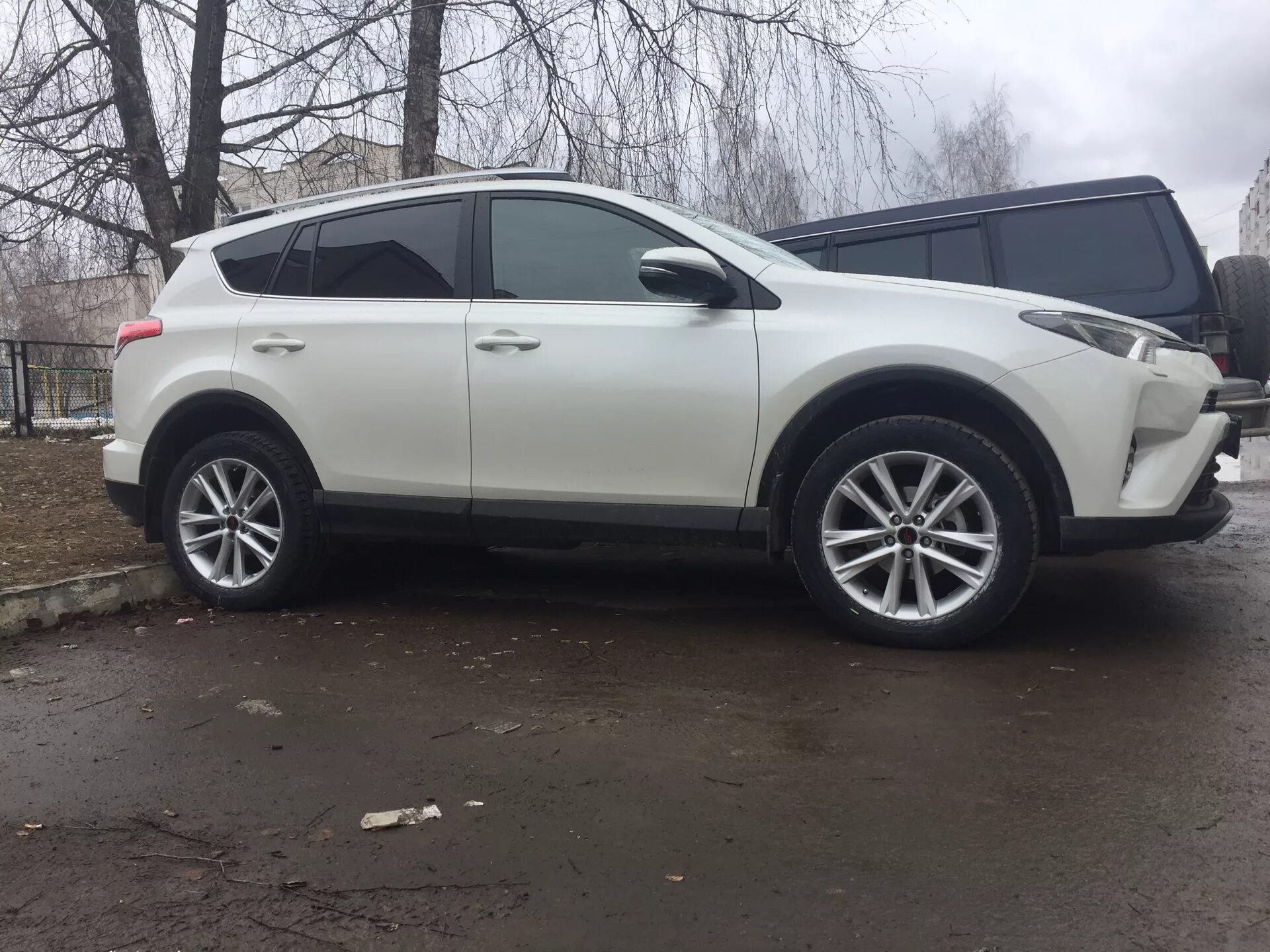 Рав 4 на 19 дисках фото Ну что сбылась мечта! - Toyota RAV4 (IV), 2,5 л, 2016 года колёсные диски DRIVE2