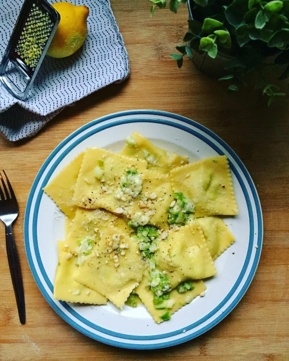 Равиоли рецепт приготовления с фото Seasonal Ravioli Stuffed with Asparagus and Mozzarella