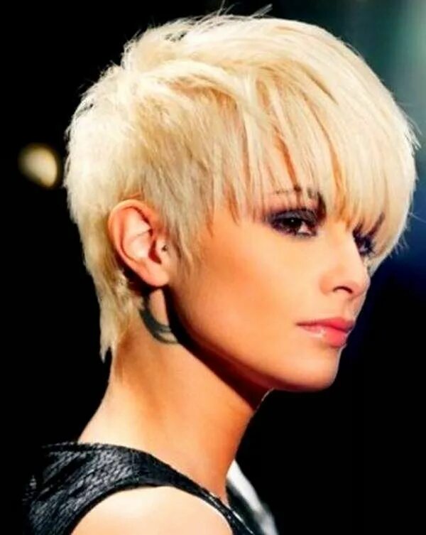 Равномерная стрижка волос женская Trendy celebrity short hairstyles for women - Hairstyle Fix Short hair styles 20