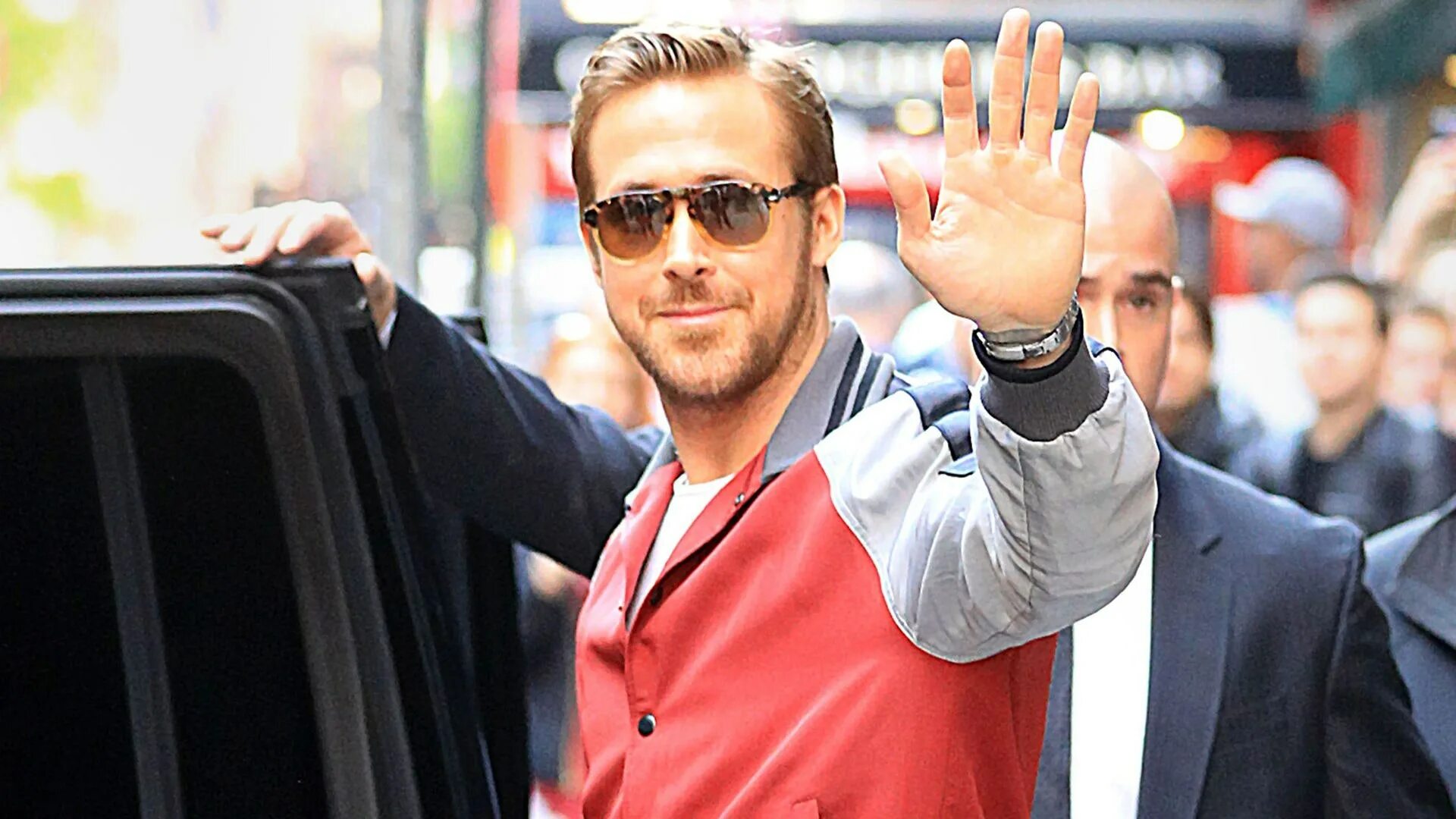 Райан гослинг смешные фото Ryan Gosling just wore the only jacket you need this summer British GQ British G