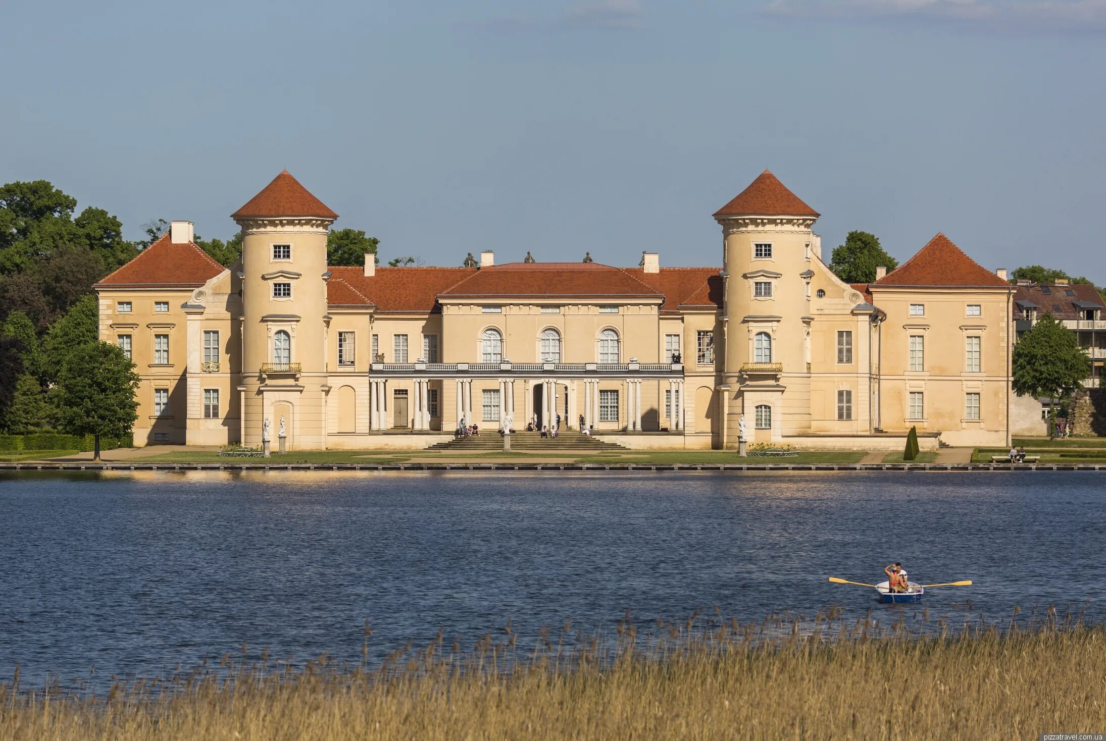 Райнсбергский дворец фото Замок Райнсберг (Schloss Rheinsberg) - Германия - Блог про интересные места