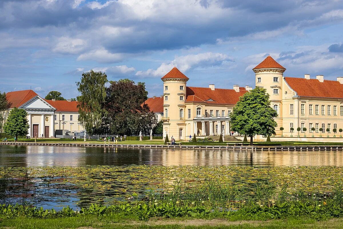 Райнсбергский дворец фото Pałac Rheinsberg - Wikipedia, wolna encyklopedia