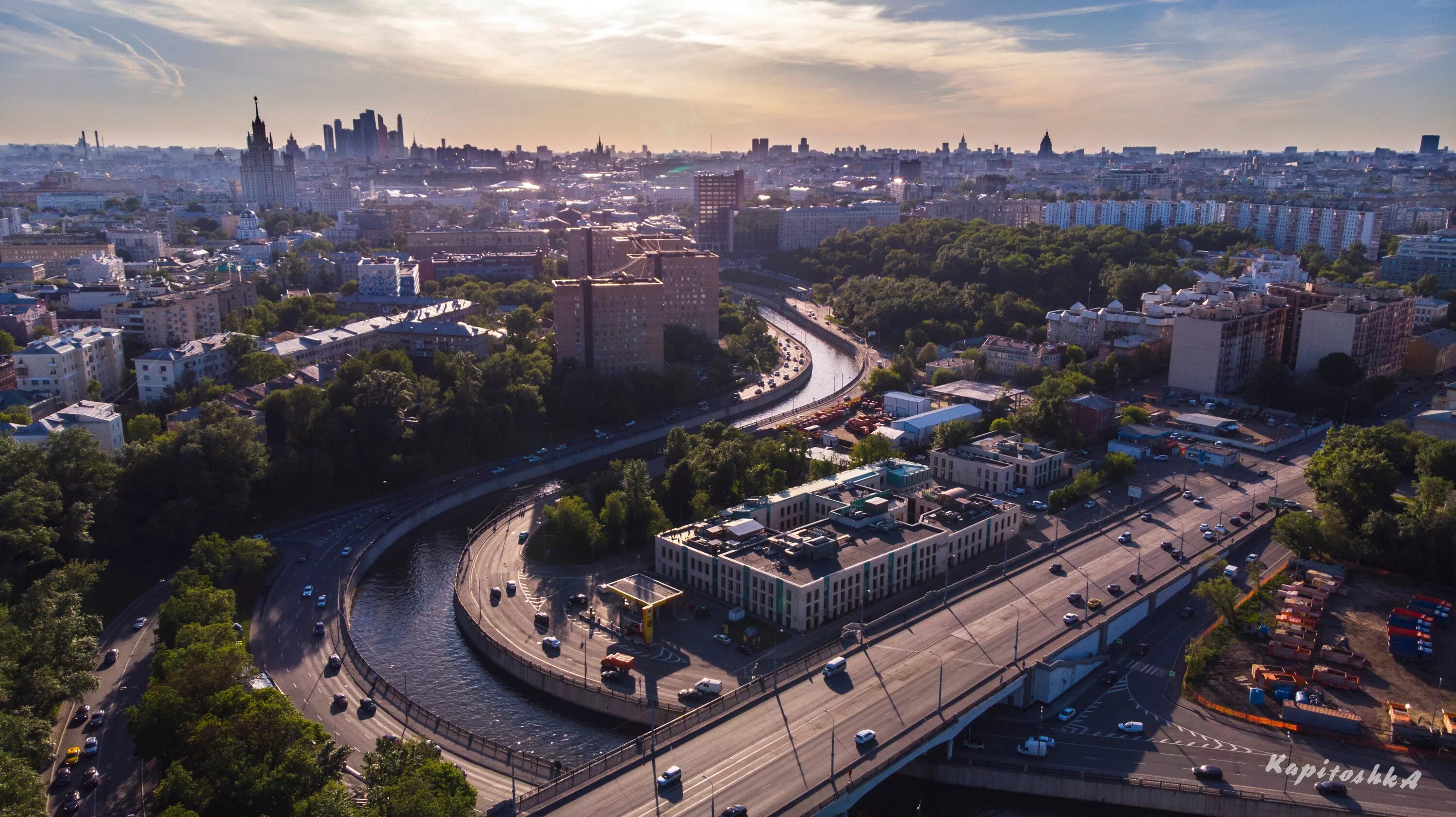 Район хамовники в москве фото г. Москва Николоямская набережная - Фото с высоты птичьего полета, съемка с квад