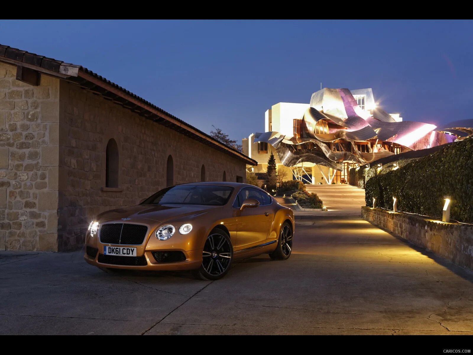 Район машина фото Bentley Continental GT V8 2013MY Sunburst Front