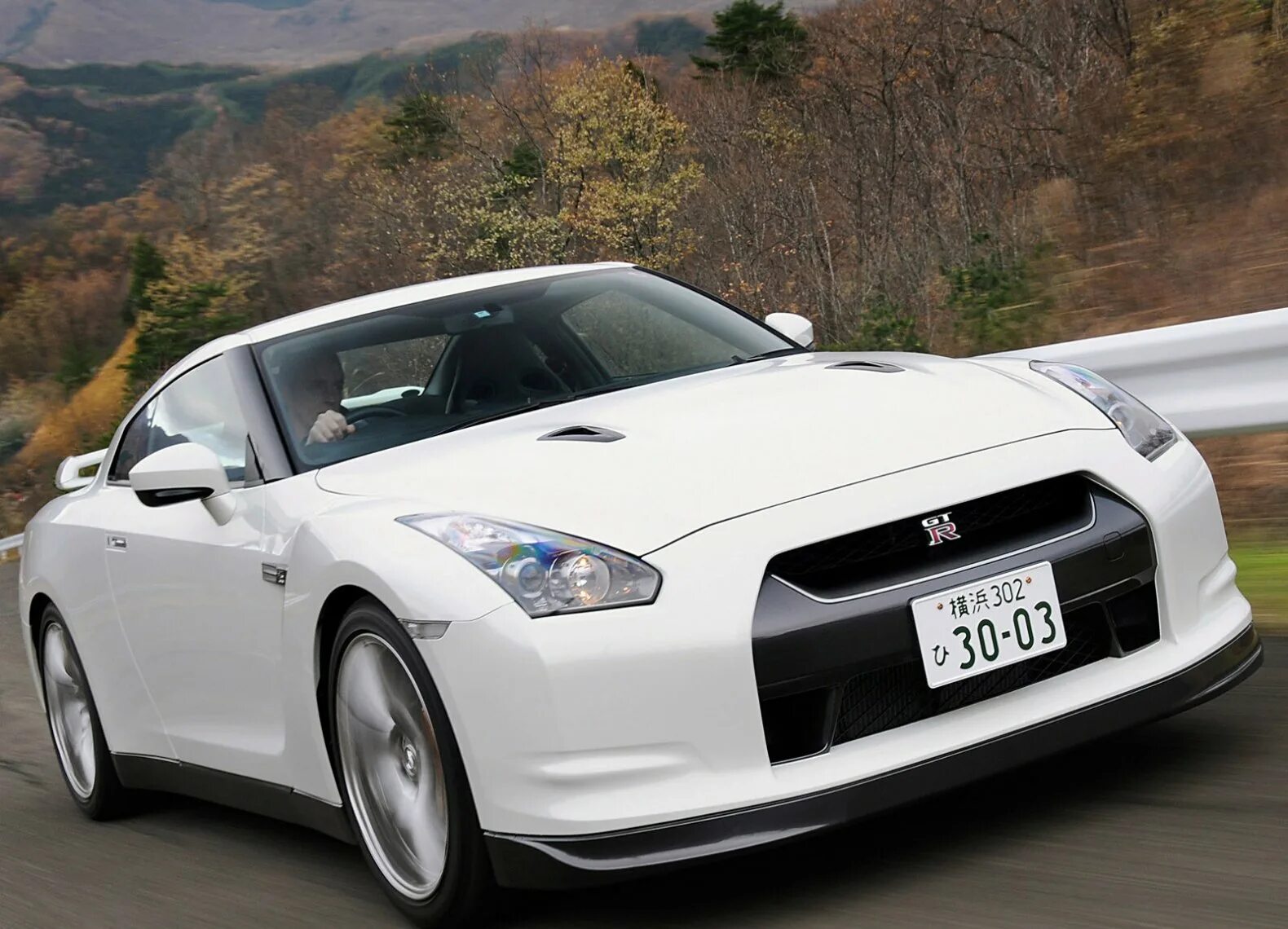 Район машина фото Nissan GT-R фотоальбом - автомобильный журнал Simplycars.ru