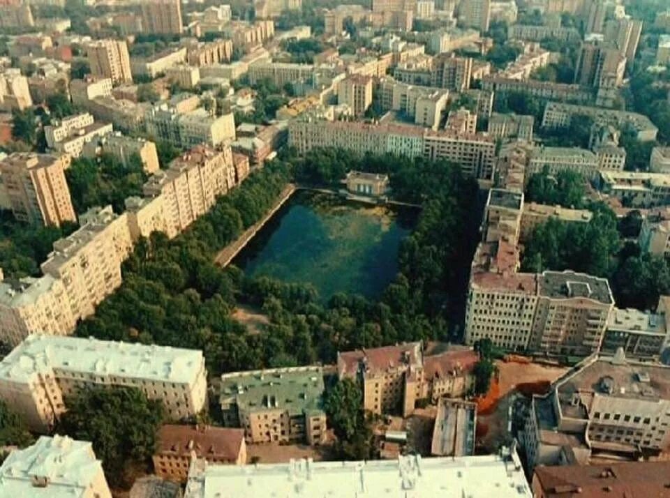 Район патрики в москве фото Pin di Landysheva Daria su вдохновение Margherite, Immagini, Percorsi