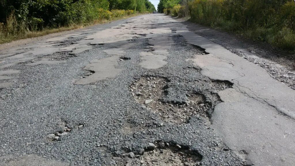 Разбитая дорога фото Карта убитых дорог города Сологубовка