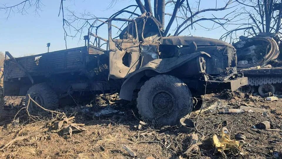 Разбитая техника всу фото Файл:Російська техніка під Тростянцем 18.03.2022 (6).jpg - Вікіпедія