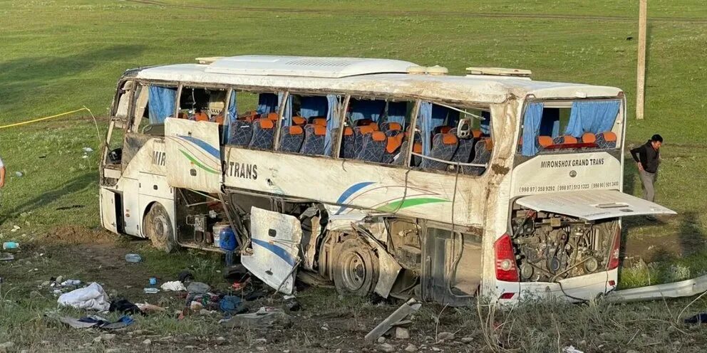 Разбитый автобус фото 10 паломников из Узбекистана пострадали в ДТП в Саудовской Аравии: Новости