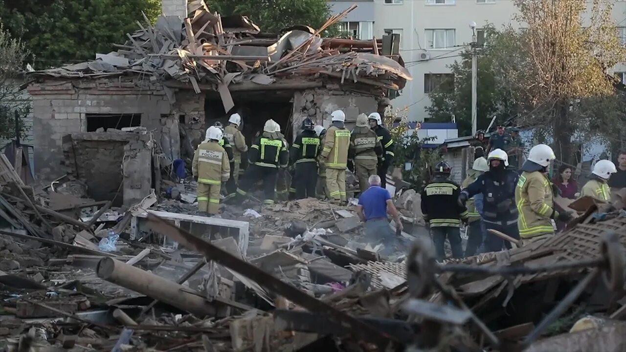 Разбитый белгород фото Никак не будет спокойно". Белгород восстанавливается от ночной атаки и готовится