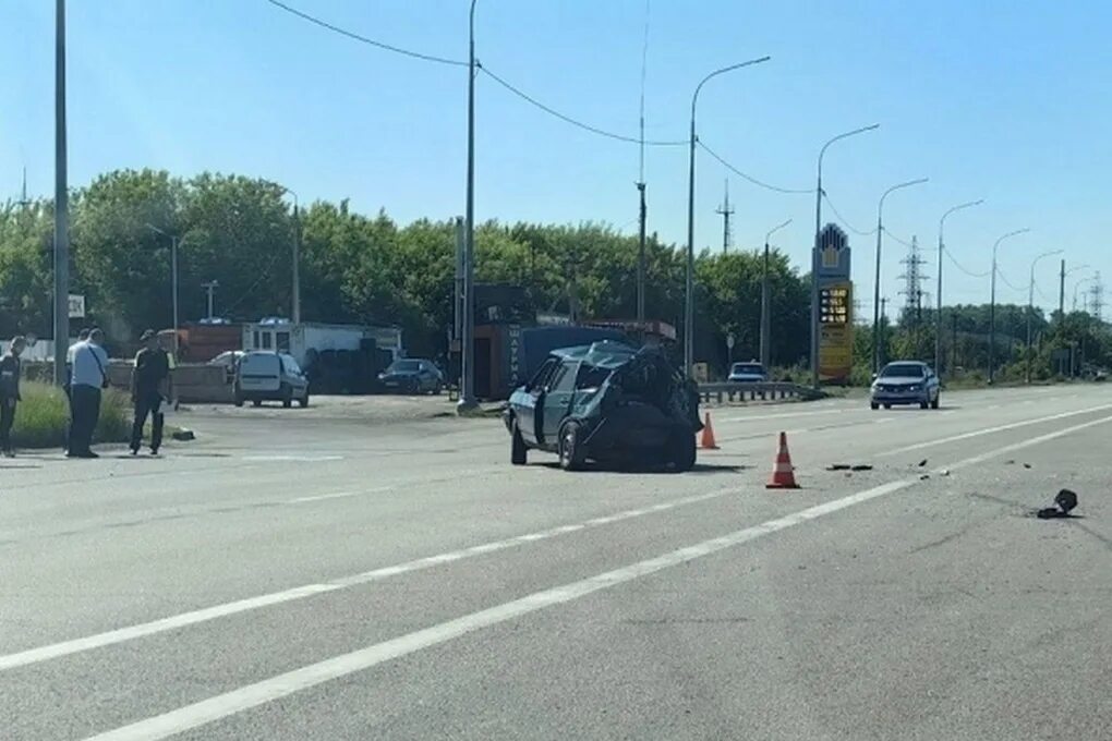 Разбитый курск фото Под Курском разбилась легковушка - МК Черноземье