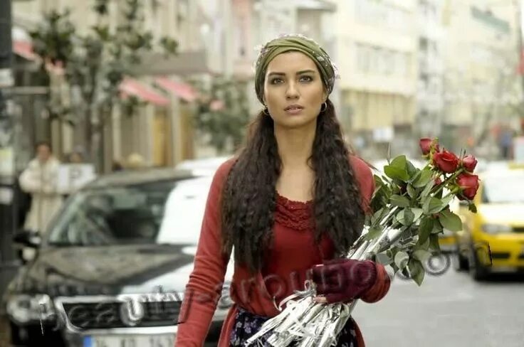 Разбивающая сердца сериал актеры и роли фото Pin by Fariнa Iвraнiм on TuRkIsH Star tv series, Tv stars, Tuba