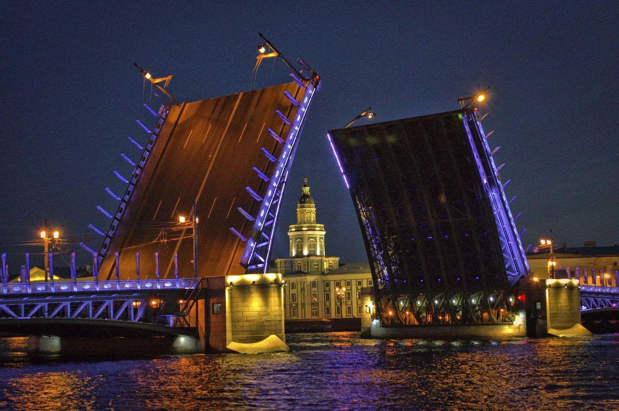 Раздвижной мост в санкт петербурге фото Прогулка на теплоходе "Истории разводных мостов" в Санкт-Петербурге на GoRu