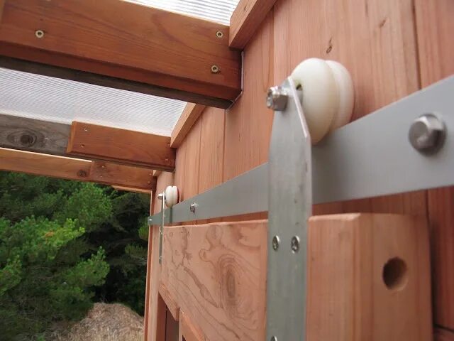 Раздвижные двери в беседку своими руками Building Mom's Yurt - A Blog Diy barn door hardware, Diy sliding barn door, Diy 